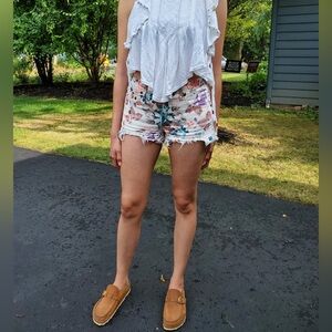 Free People floral cut off shorts size 27